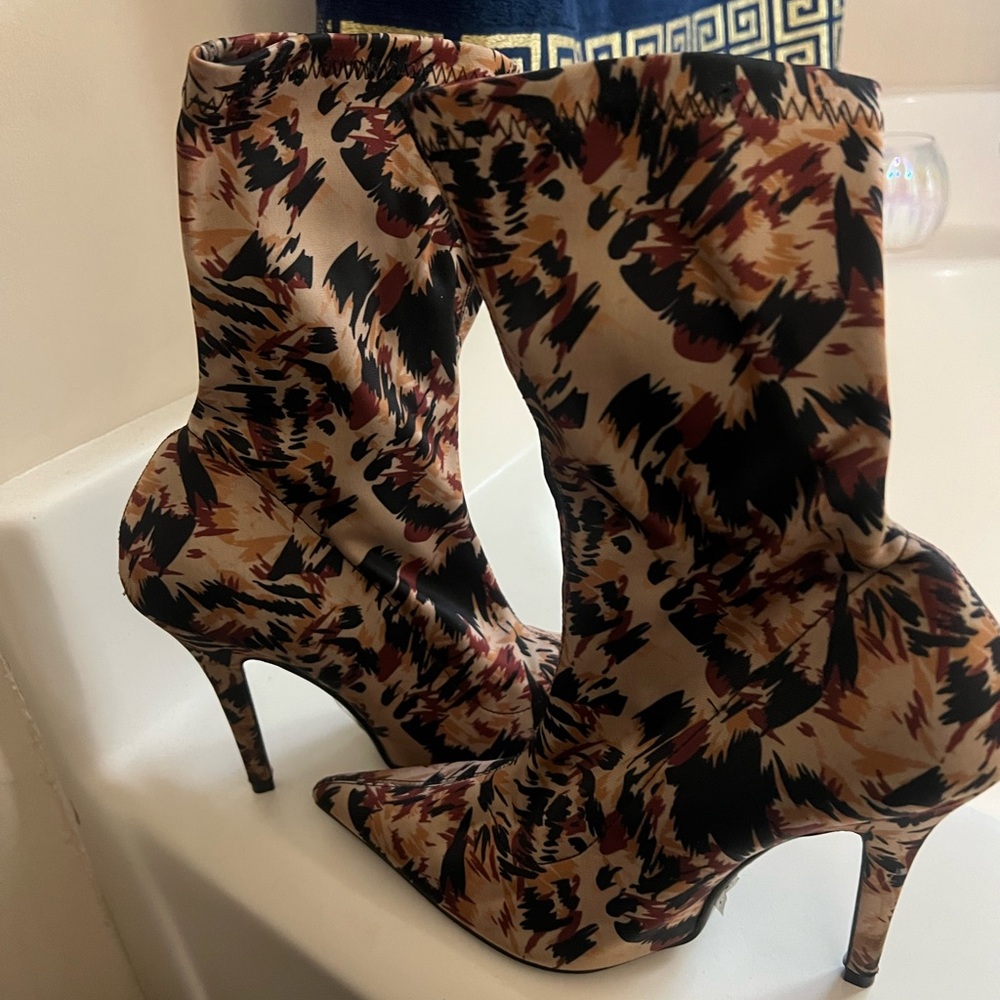Stylish Women's High Heel Boots
